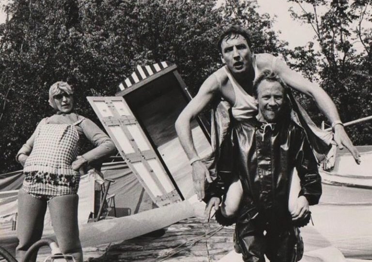 Kip en de gladiolen – Willy van der Griendt